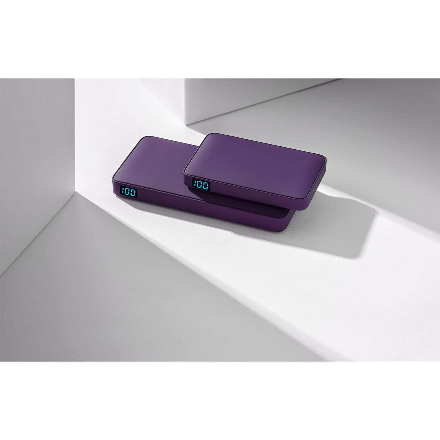 Внешний аккумулятор с подсветкой Ancor 5000 mAh, фиолетовый / 