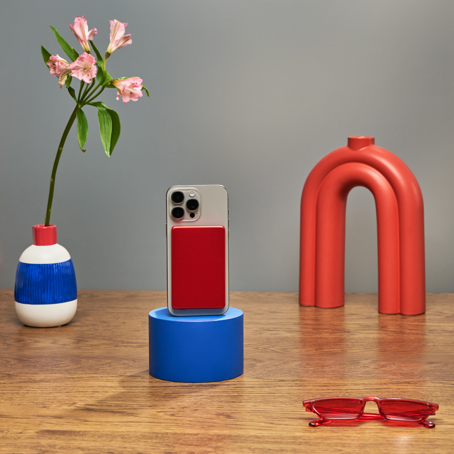 Внешний аккумулятор Atlantis PD 5000mAh с функцией беспроводной зарядки 15W, красный / 