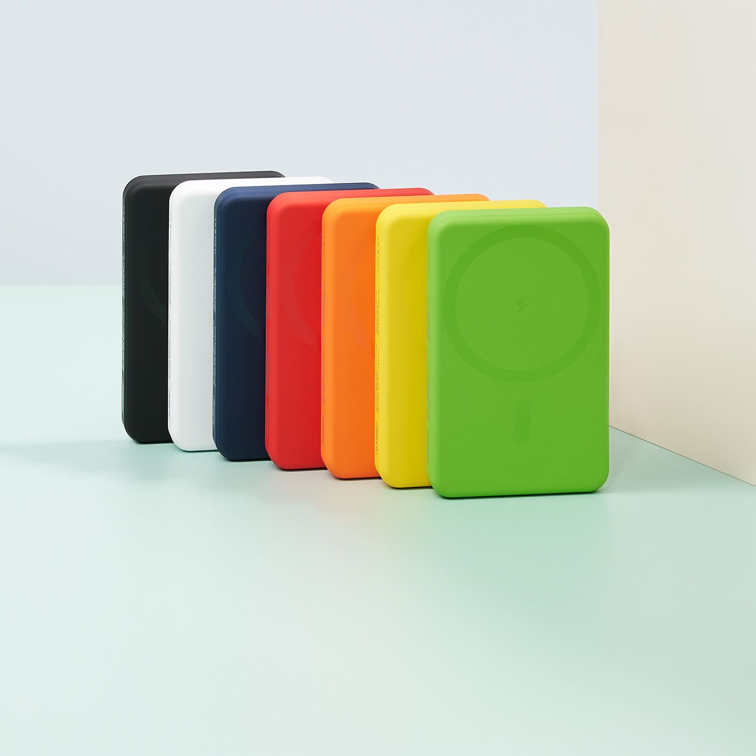 Внешний аккумулятор Largo PD 5000mAh с функцией беспроводной зарядки 15W, оранжевый / 