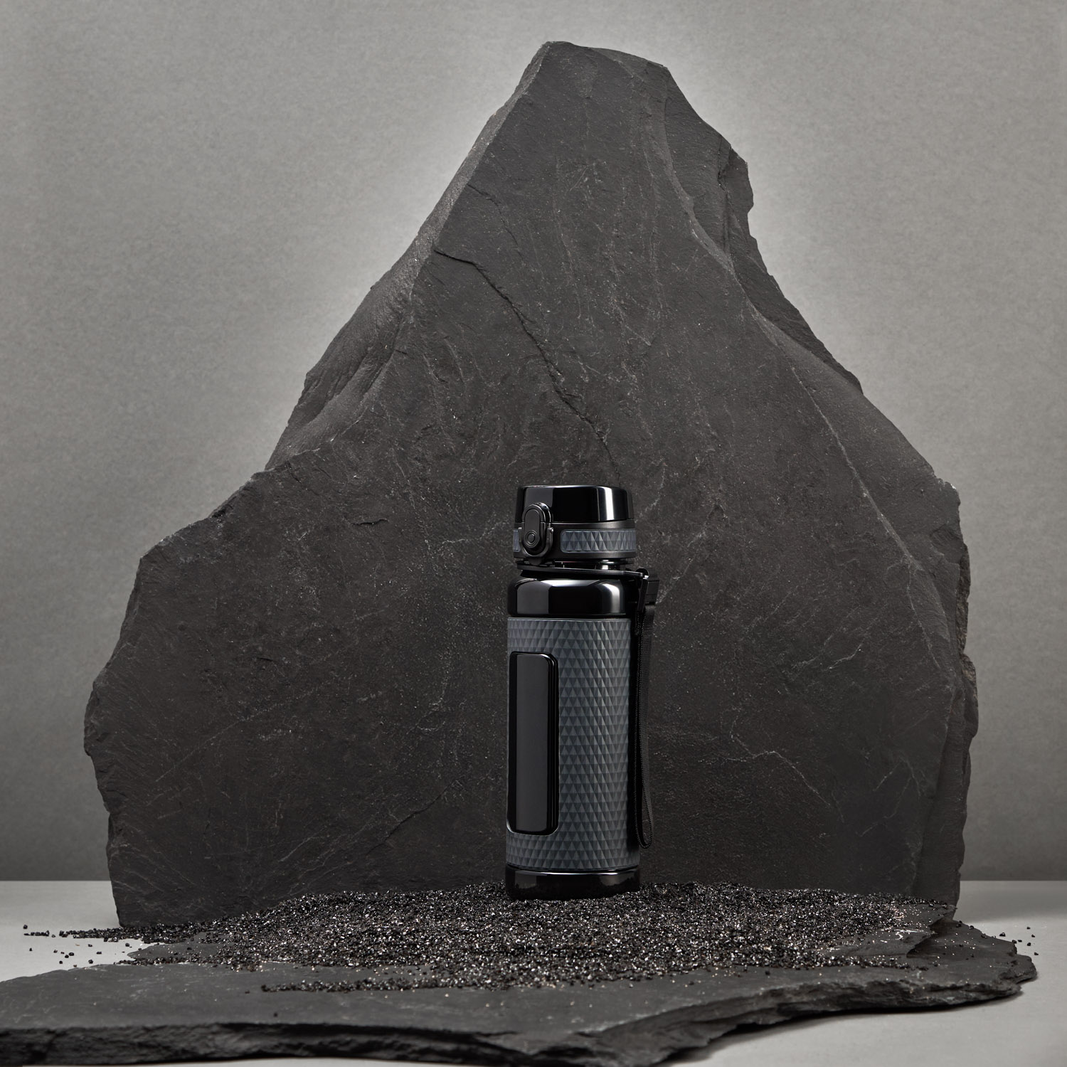 Бутылка для воды Vector, черная / 