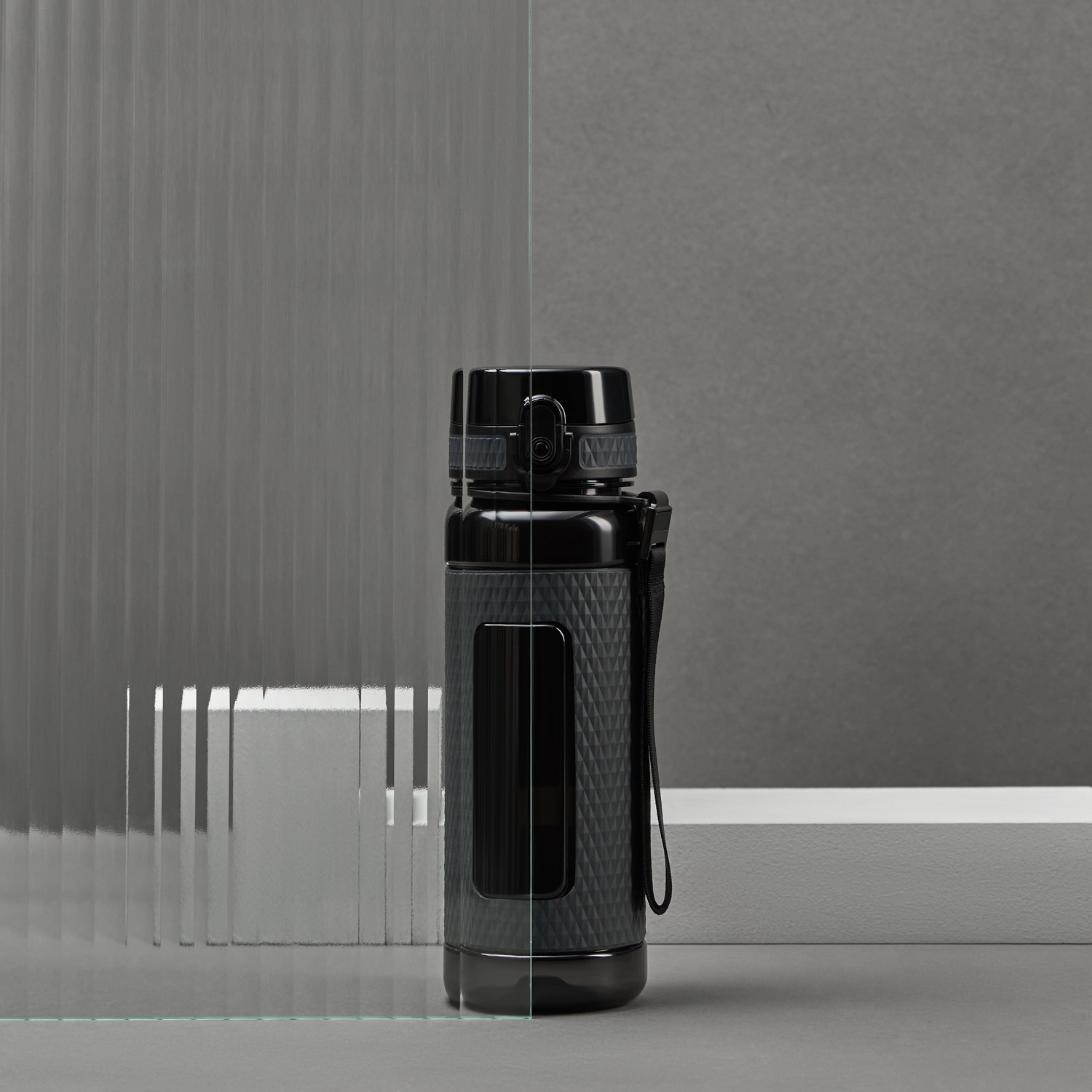 Бутылка для воды Vector, черная / 