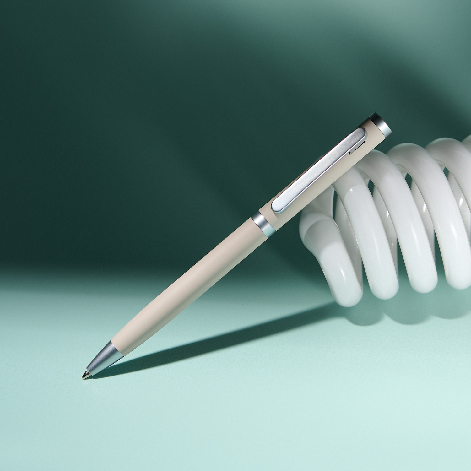 Шариковая ручка Нокс (Nox), бежевая / 