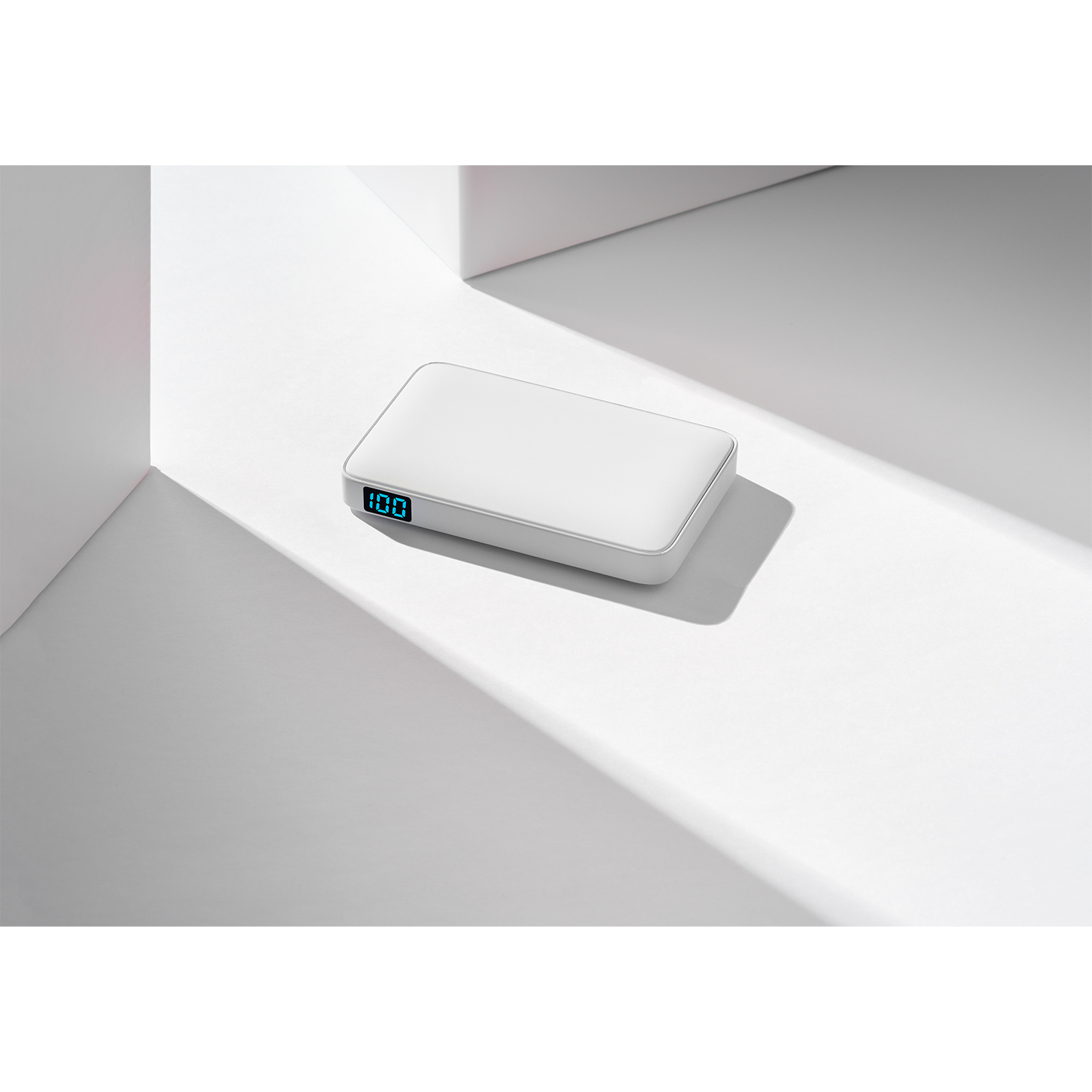 Внешний аккумулятор с подсветкой Ancor 5000 mAh, белый / 