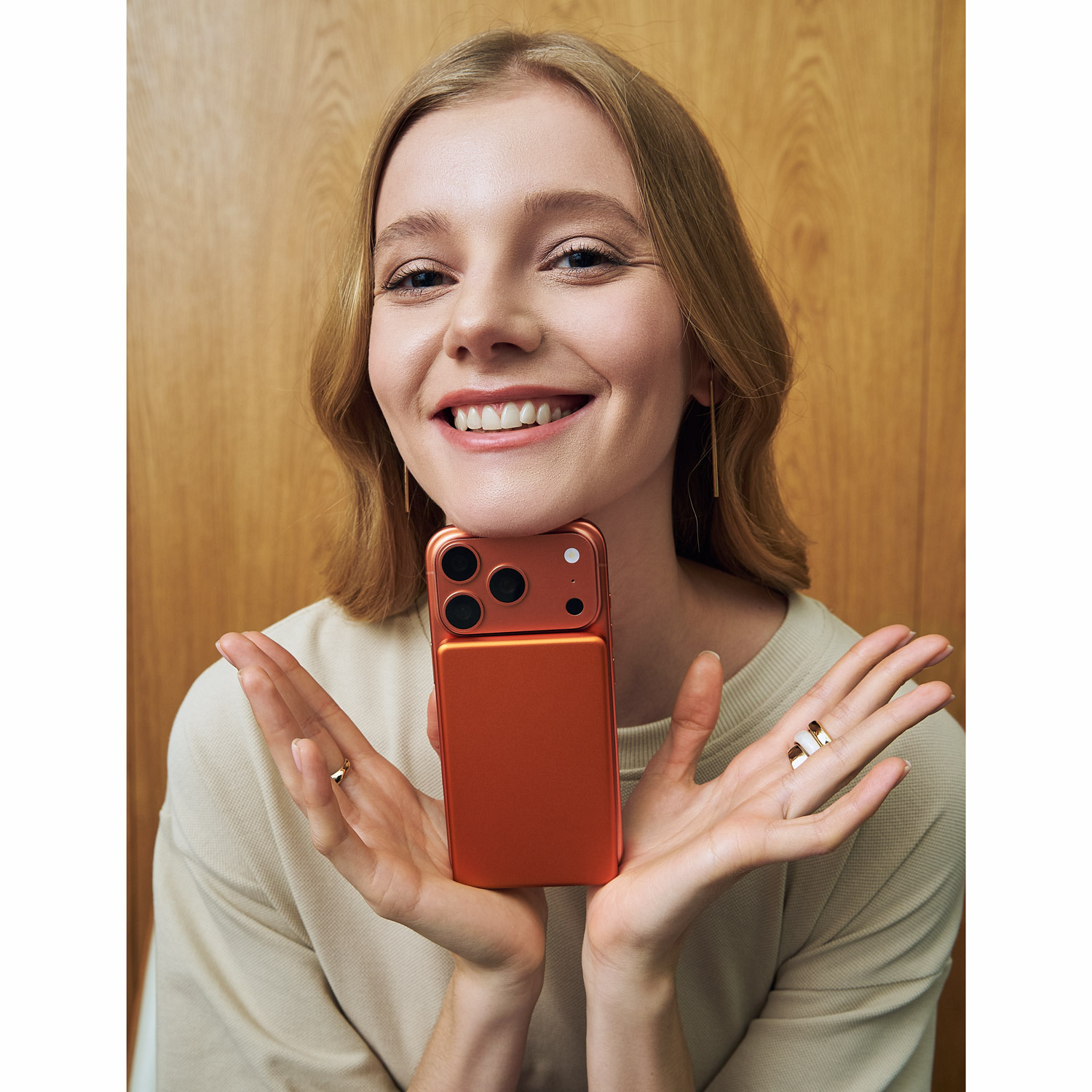 Внешний аккумулятор Atlantis PD 5000mAh с функцией беспроводной зарядки 15W, оранжевый / 