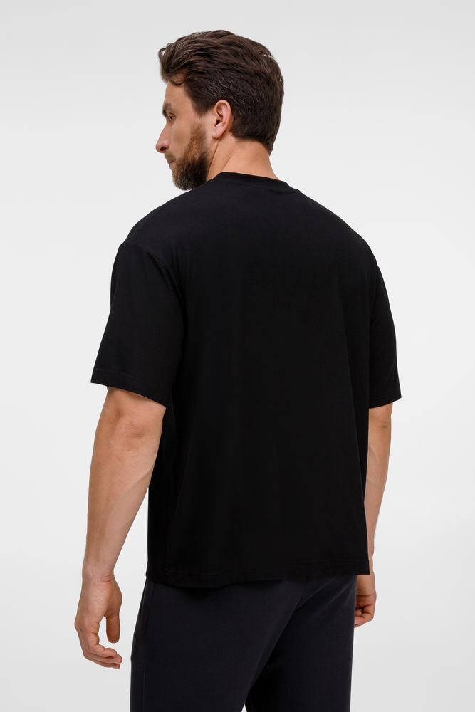 Футболка оверсайз унисекс Lavinia, черная / Миниатюра модельного (1000)