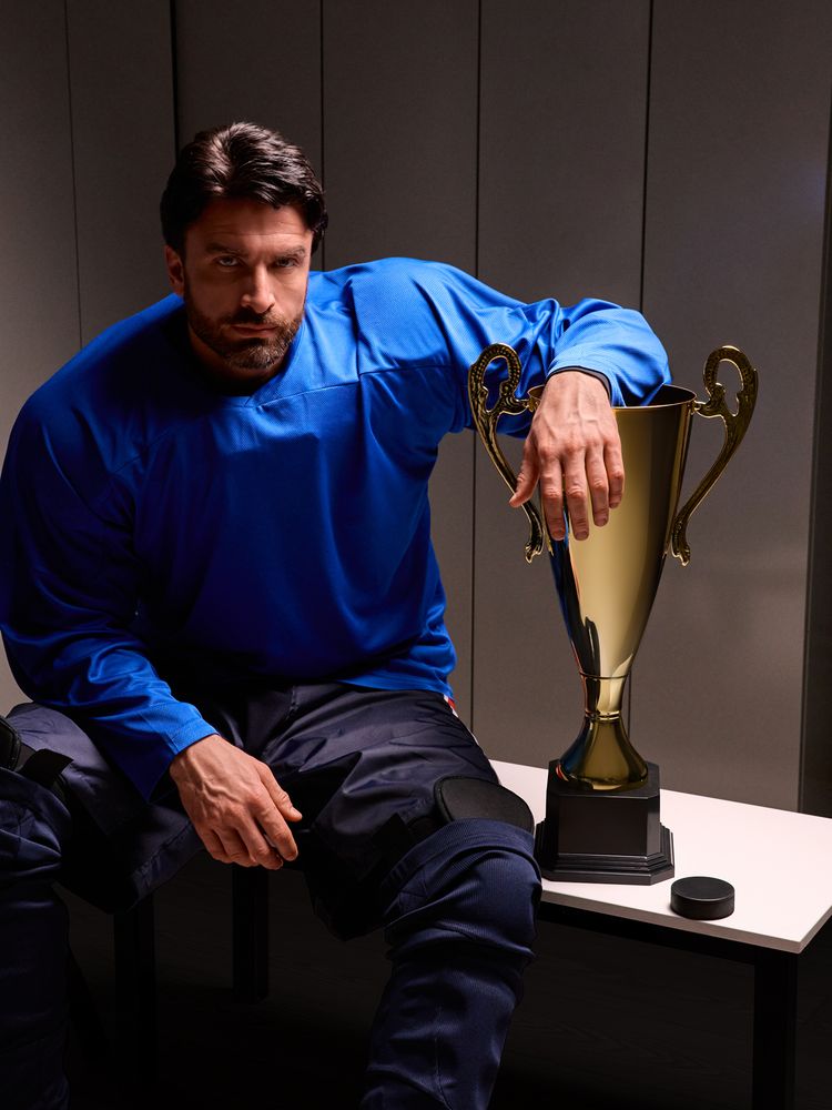 Кубок Guildford, золотистый / Миниатюра модельного (1000)