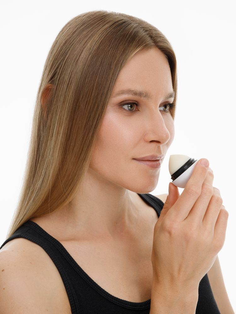 Бальзам для губ, кокос и сливки / Миниатюра модельного (1000)