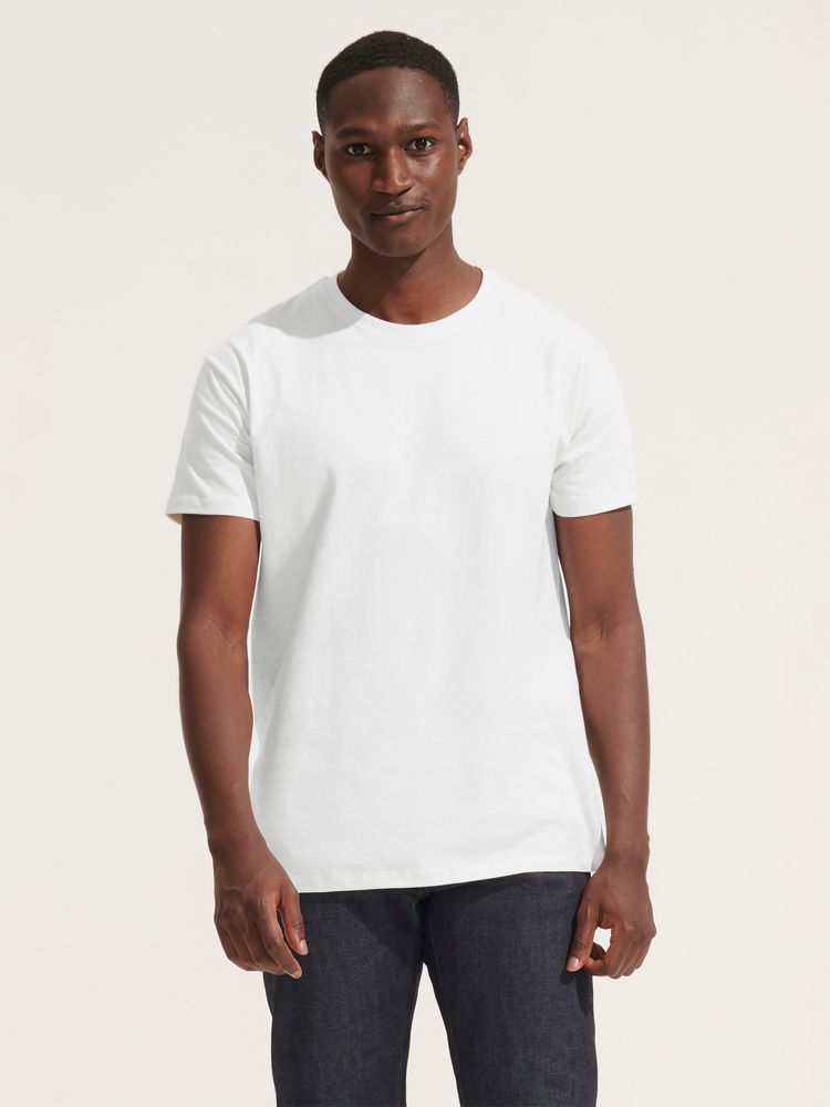 Футболка унисекс Titan, красная / Миниатюра модельного (1000)