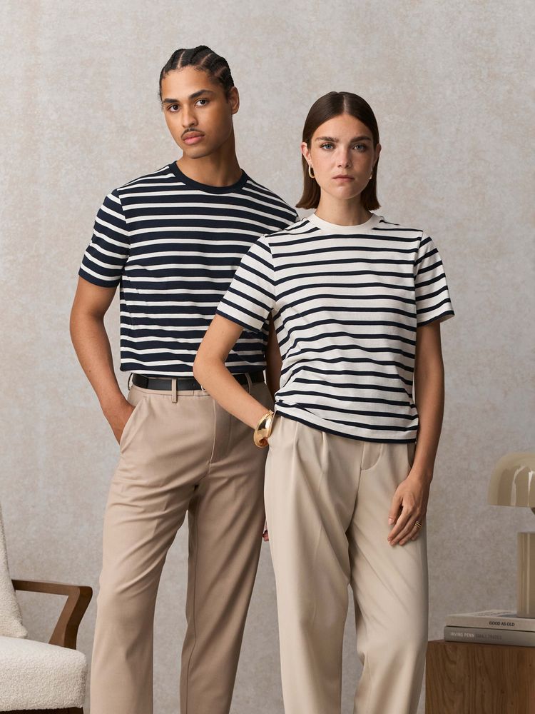 Футболка женская Legend Women, темно-синяя с молочно-белым / Миниатюра модельного (1000)