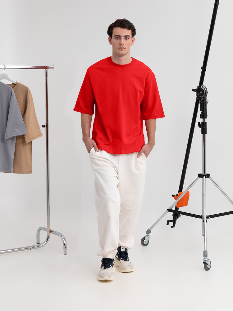 Футболка оверсайз унисекс Kosmos 2.0, красная (алая) / Миниатюра модельного (1000)