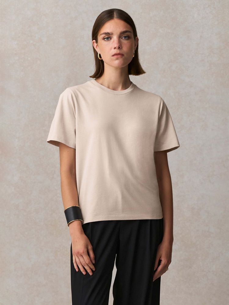 Футболка женская Legend Women, красная / Миниатюра модельного (1000)