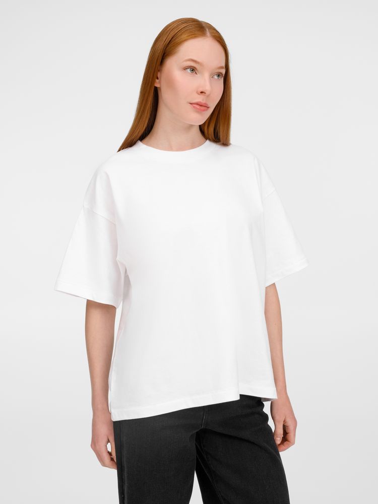 Футболка оверсайз унисекс Legacy, белая / Миниатюра модельного (1000)