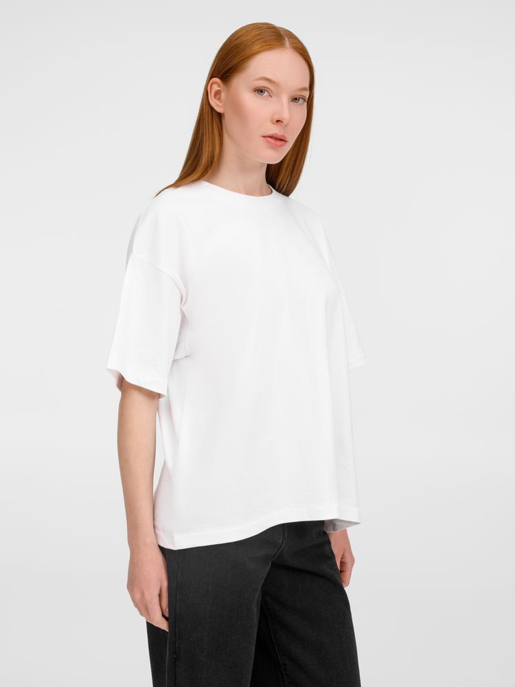 Футболка оверсайз унисекс Legacy, белая / Миниатюра модельного (1000)