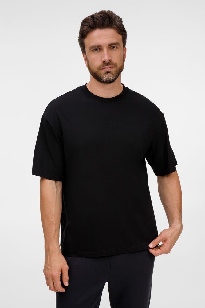 Футболка оверсайз унисекс Lavinia, черная / Миниатюра модельного (1000)