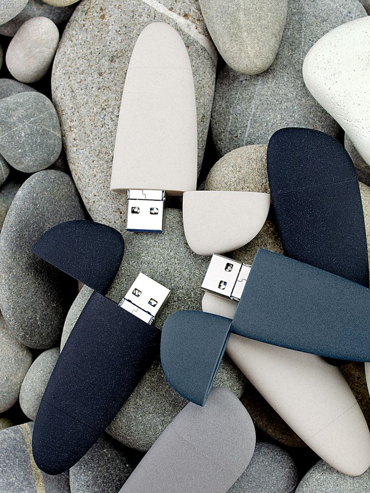 Флешка Pebble Universal, USB 3.0, серо-синяя, 32 Гб / Миниатюра WWW (1000)