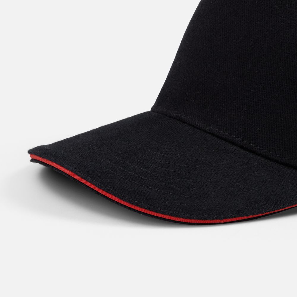 Бейсболка Classic 2.0, черная с красным кантом / Миниатюра WWW (1000)