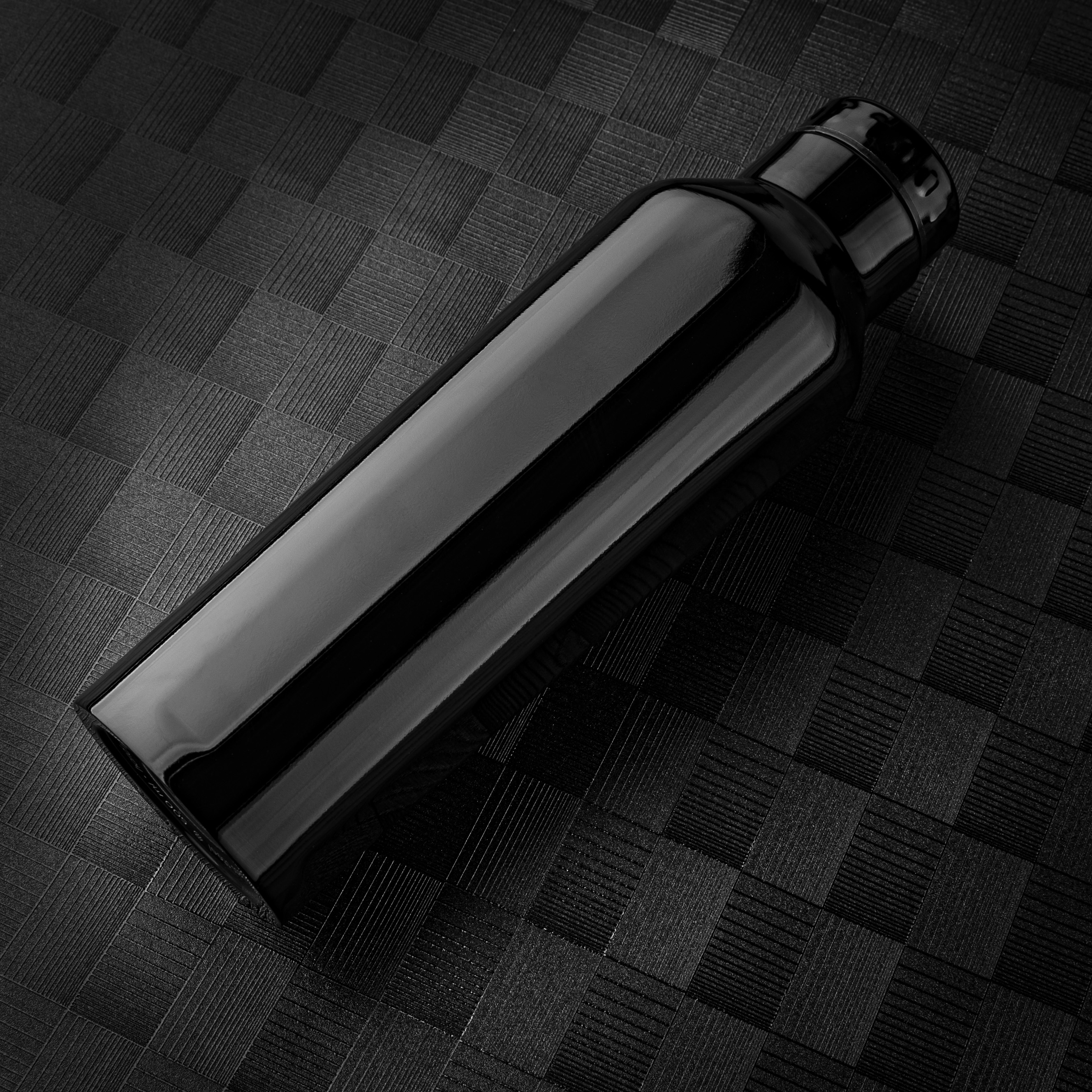 Термобутылка для напитков E-shape (черный) / 